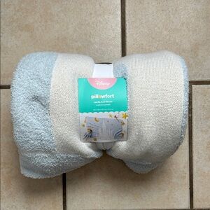 Pillowfort throw blanket